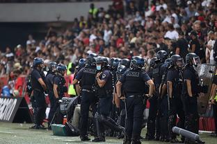 意媒：尤文加入弗罗霍尔特争夺战，与波尔图的良好关系是优势（意媒：尤文竞逐弗罗霍尔特，和波尔图的友好关系成优势）