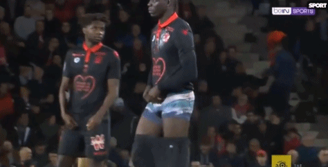 梁民革：希望有一天我也能像孙兴慜一样穿上7号球衣（梁民革：盼有朝一日披上7号战袍，向孙兴慜看齐）