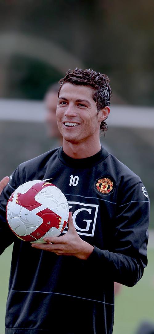 记者：卡内达观战浙江U20全运比赛，希望能发现更多优秀球员（记者：卡内达现身观战浙江U20全运会，期待物色更多优秀球员）