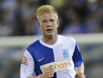 中足联发布2025职业联赛数据：中超场均净比赛时间上升7秒（中足联公布2025赛季数据：中超场均净比赛时间增加7秒）