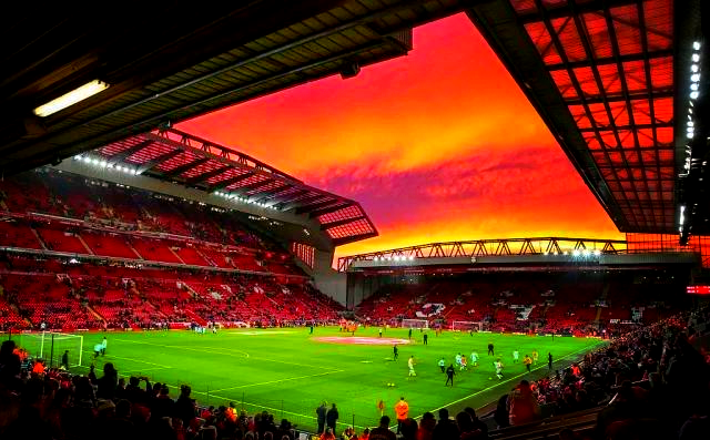 记者：米兰可能尝试冬窗送走圣地亚哥，然后再签更高效的前锋（记者：米兰考虑冬窗送走圣地亚哥，转而引进更高效前锋）