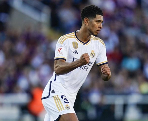 湖人vs马刺前瞻：湖人阵容齐整冲四强，一场定胜负悬念十足（湖人对阵马刺前瞻：全员齐整剑指四强，一战定胜负悬念拉满）