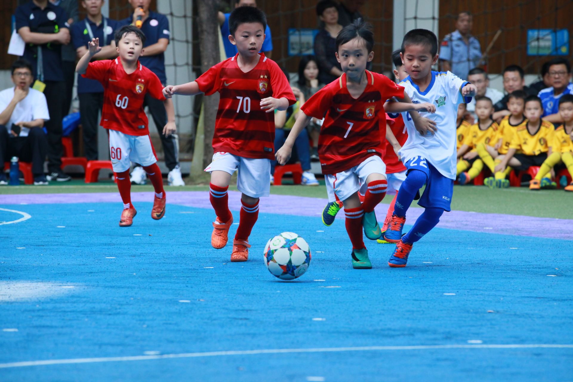 曼城24次对德国球队仅输1场，且23场主场小组赛／联赛阶段不败（曼城对德仅负一场，主场小组赛／联赛阶段已23场不败）