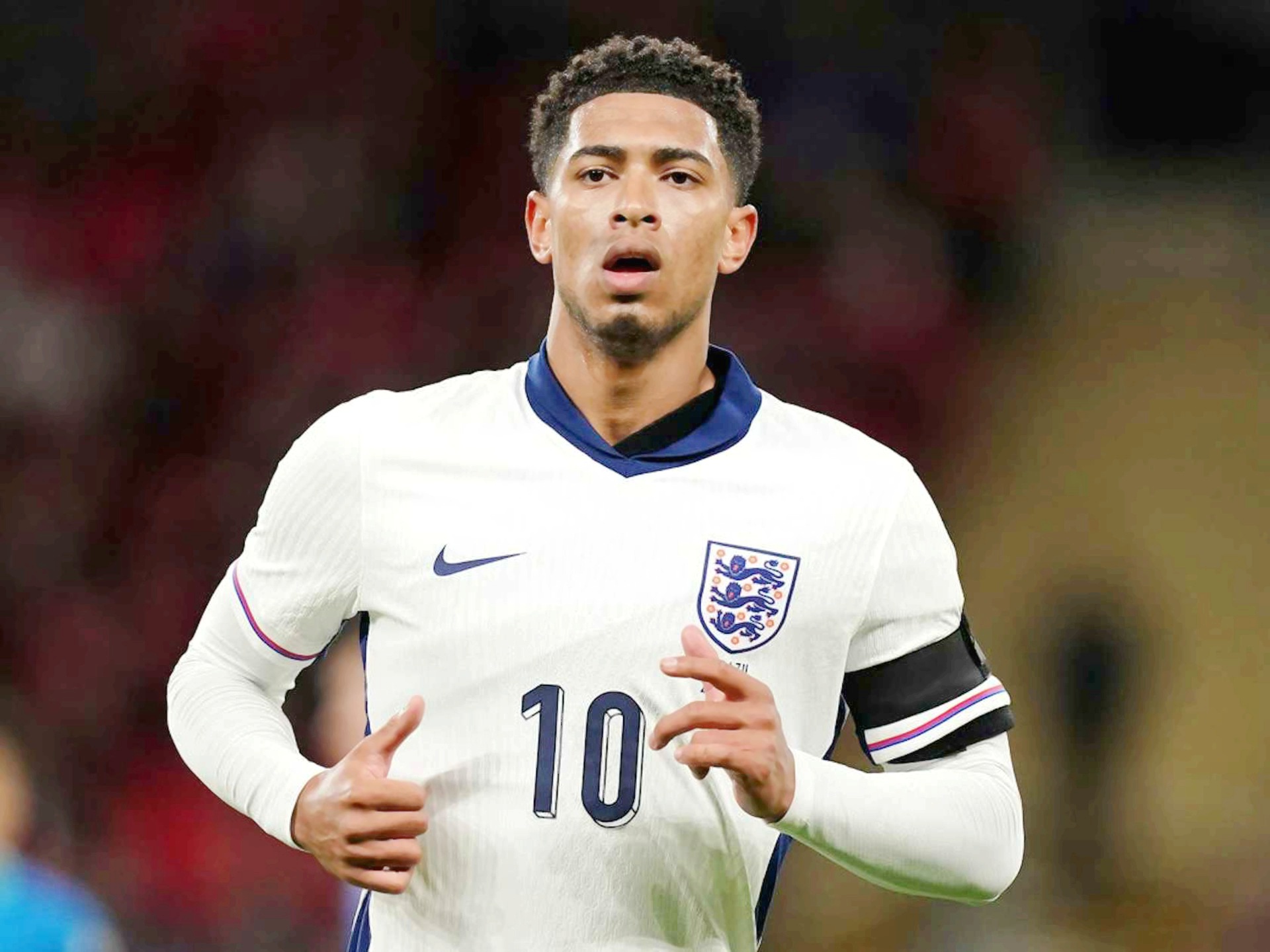 名记：切尔西尚未正式报价西蒙斯，但对达成交易持乐观态度（权威记者：切尔西暂未向西蒙斯提交正式报价，但仍看好交易达成）