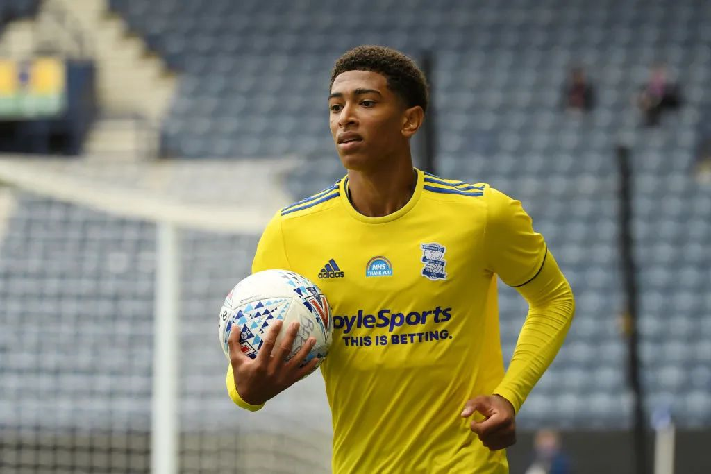 遗憾空砍！克洛尼&扎威合力轰下52分难阻失利（克洛尼携手扎威合砍52分，仍难挽败局）