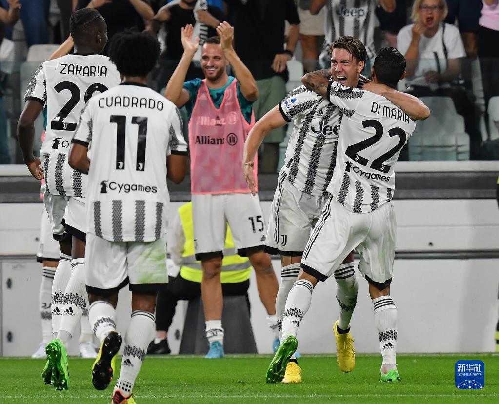 孙兴慜热刺生涯经典瞬间：斩英超金靴&普斯卡什奖、欧联圆梦（孙兴慜热刺高光回顾：英超金靴与普斯卡什奖加身，欧联圆梦）