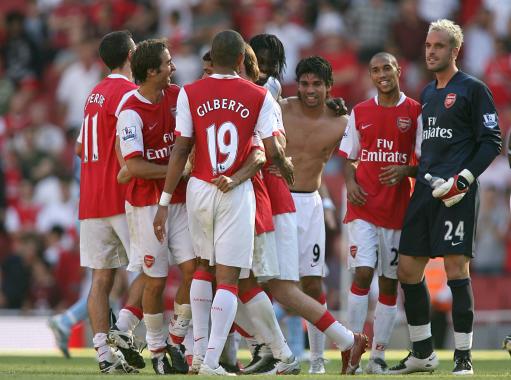 梁民革：本赛季目标是至少打进10球；我希望尽快回归热刺（梁民革：本季冲击两位数进球，期盼早日重返热刺）