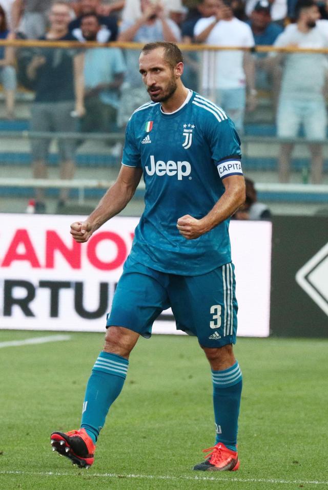 比赛集锦：埃尔切2-2皇马（精彩回放：皇马2-2战平埃尔切）