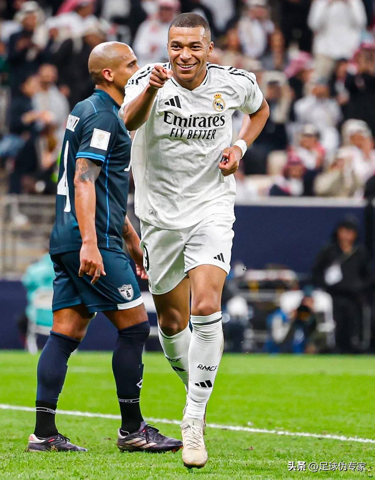 河南队球员尹鸿博宣布退役（河南队球员尹鸿博正式挂靴）