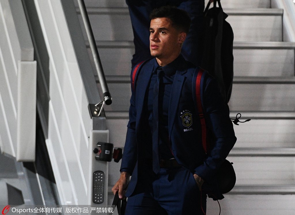 德转评年度最佳左边锋：迪亚斯、KK、拉菲尼亚、维尼修斯入围（德转评选年度最佳左边锋候选：迪亚斯、克瓦拉茨赫利亚、拉菲尼亚、维尼修斯入选）