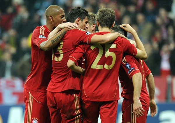 克瓦拉茨赫利亚双响炮率巴黎5-0大胜雷恩，重返争冠正轨（克瓦拉茨赫利亚梅开二度，巴黎5-0横扫雷恩重回争冠轨道）