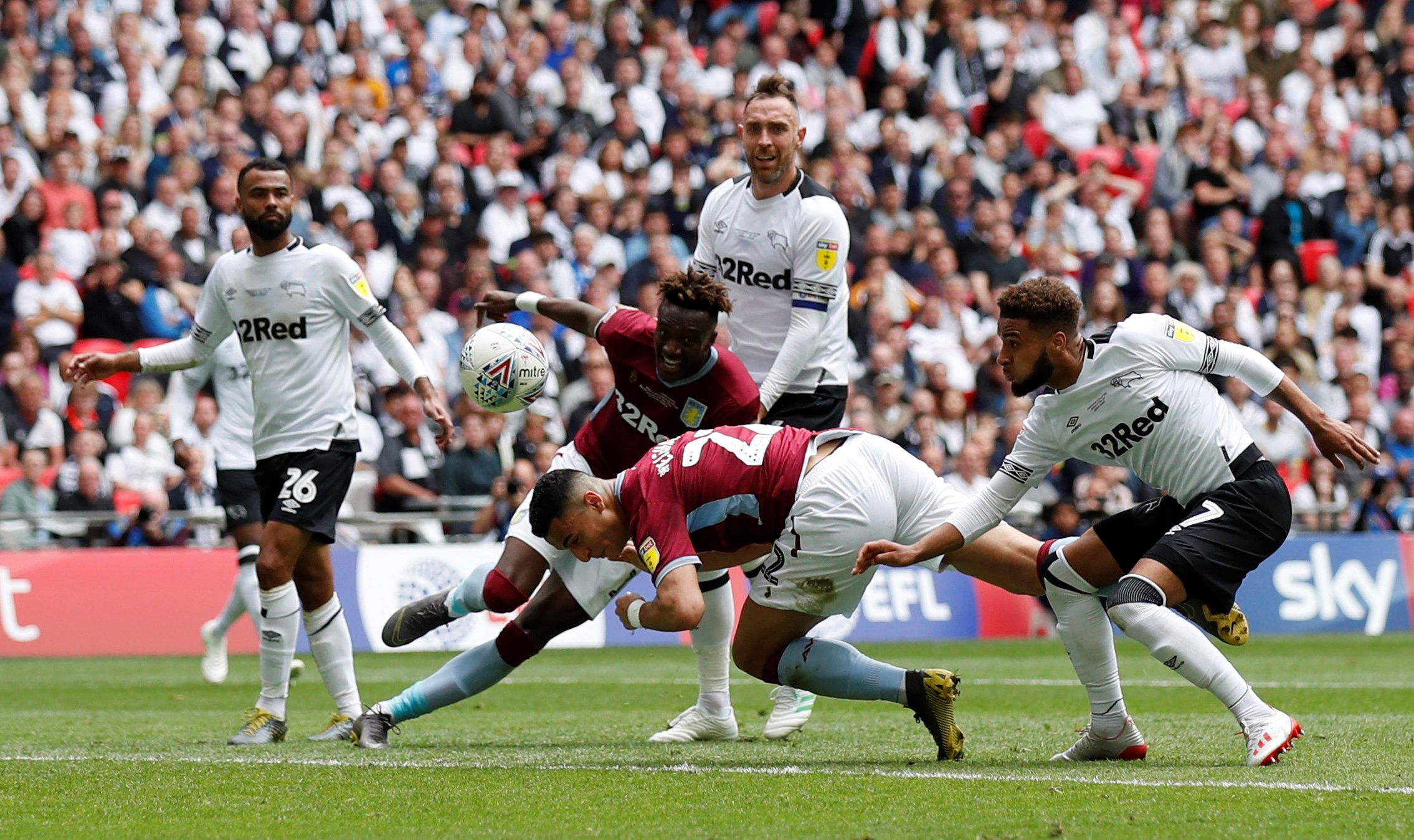 早报：容错率大考，玩的就是心跳（早报：容错极限考验，心跳加速的较量）