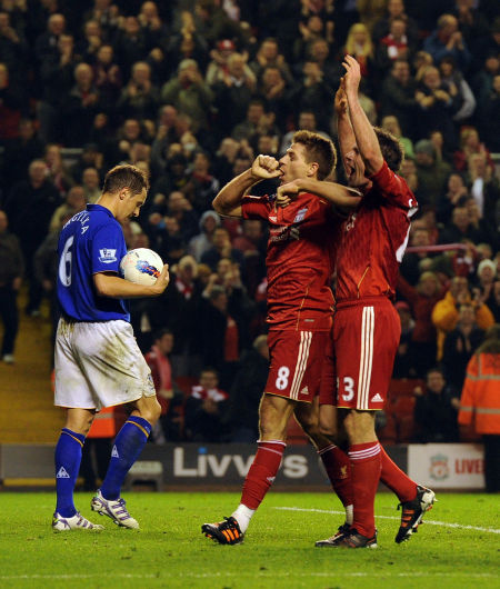 图片报：因两名前锋状态差，多特考虑冬窗签维罗纳前锋焦瓦内（图片报称多特因两锋低迷，计划冬窗追维罗纳前锋焦瓦内）