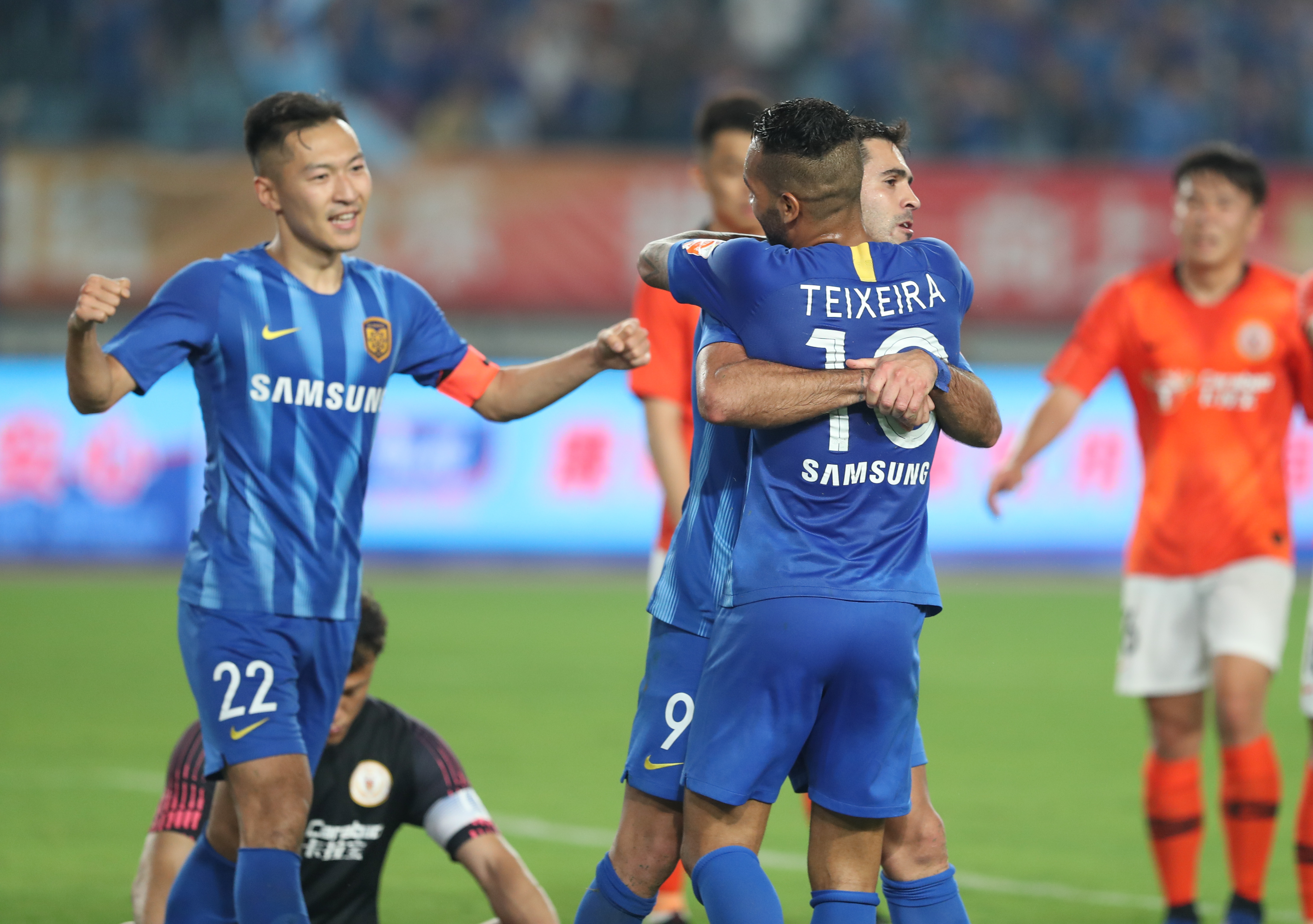 意媒：本托想离开沙特转会欧洲，国米和米兰对其感兴趣（意媒：本托欲离开沙特赴欧，国米与米兰有意）