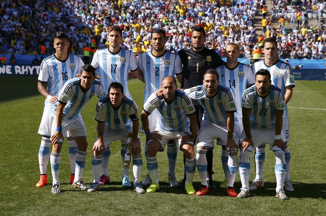 广东挺进8强，徐杰飙7记三分砍23分，杜锋战术奏效，下轮迎战卫冕冠军（广东闯入八强：徐杰7记三分砍23分，杜锋战术奏效，下轮挑战卫冕冠军）