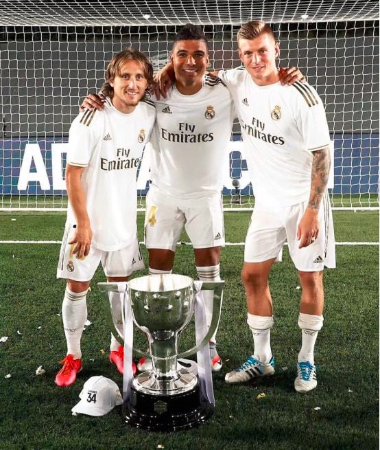 韩媒：热刺小将梁民革疑似因护照问题未能随队返回英国（韩媒称热刺小将梁民革或因护照手续受阻，未与球队一同回到英国）