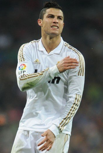 吴艳妮全运会摘银泪洒颁奖台，回应网友质疑（全运会夺银后泪洒领奖台，吴艳妮回应网友质疑）