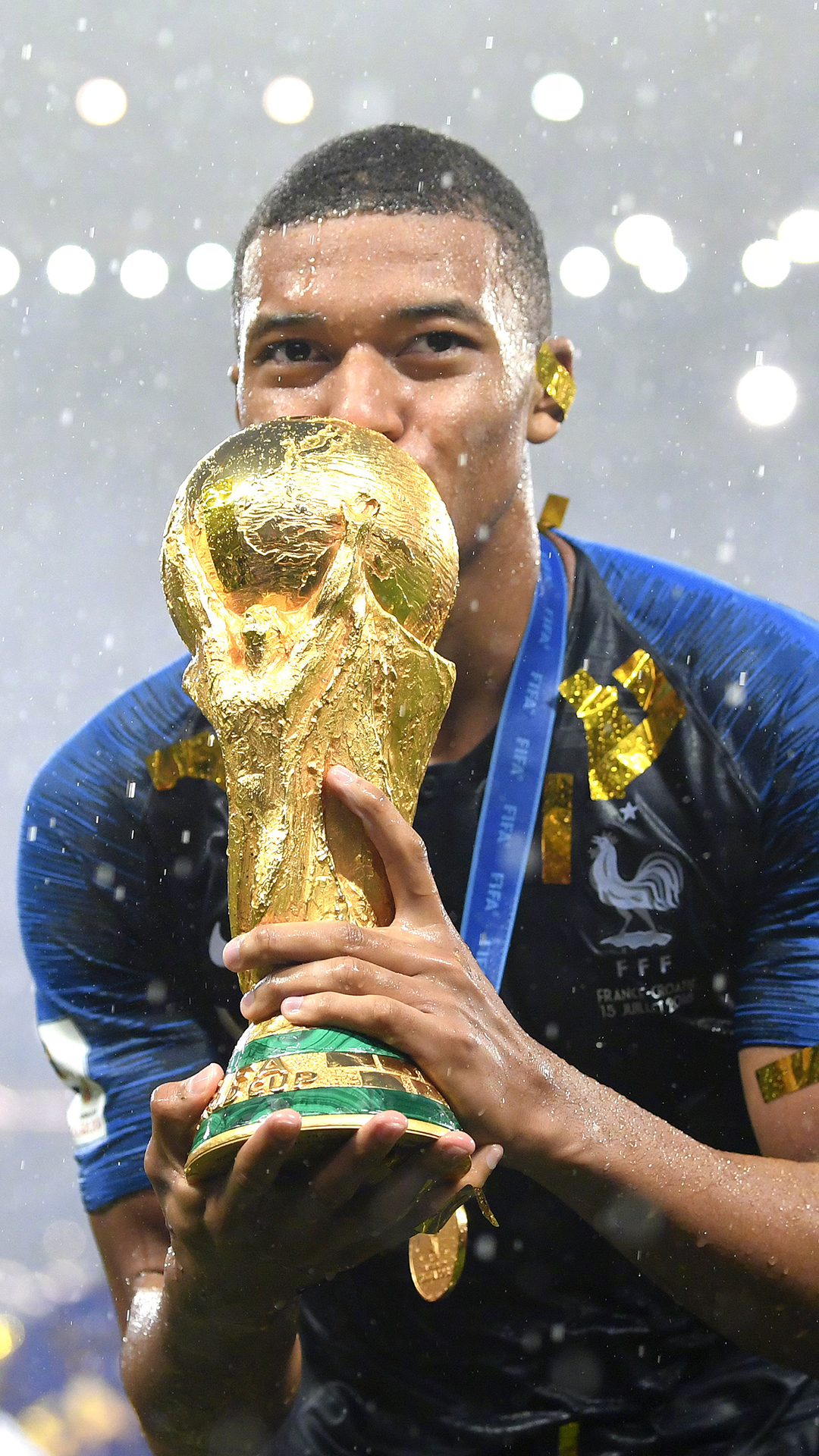 勇士老将挺身而出定胜局（勇士老将关键发力锁定胜局）